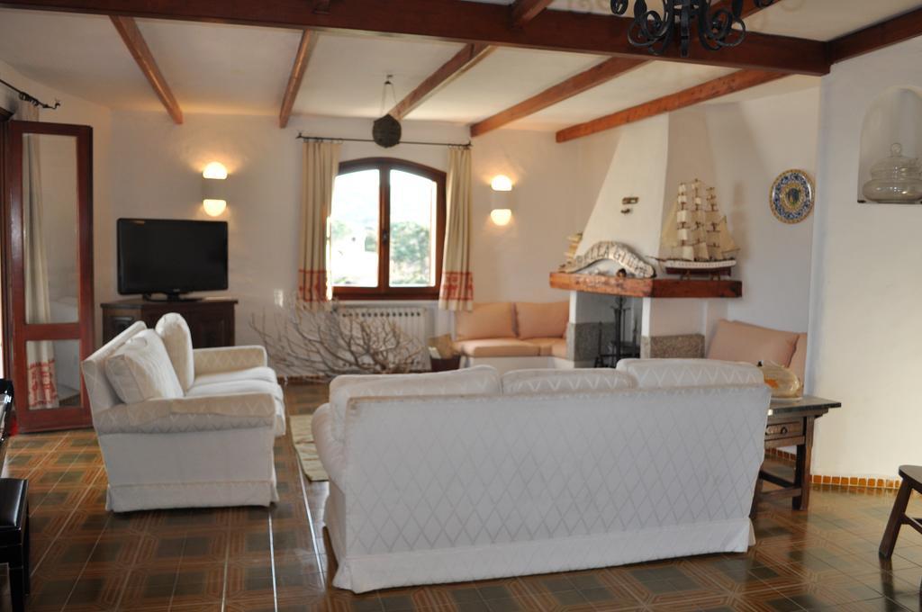 Villa Annalia Cannigione Luaran gambar